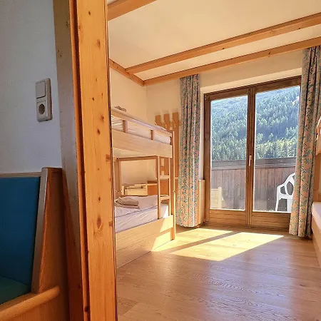 By Gms アパート *